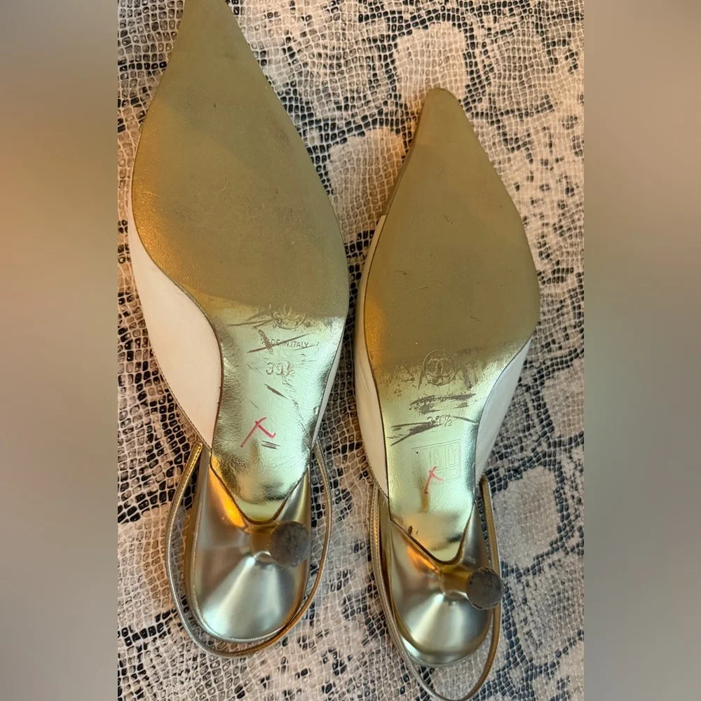 CHANEL Silver and Cream Heels - Picture 4 of 4